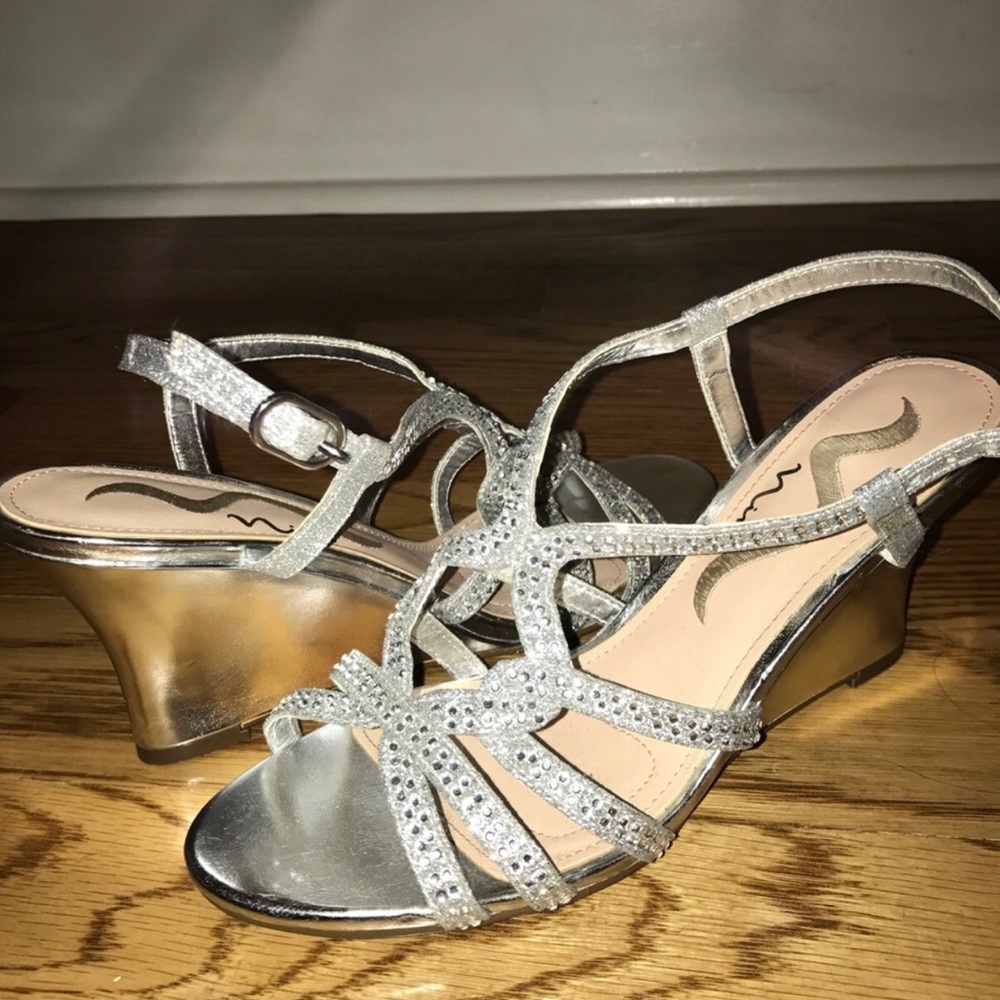 Nina Silver Wedges